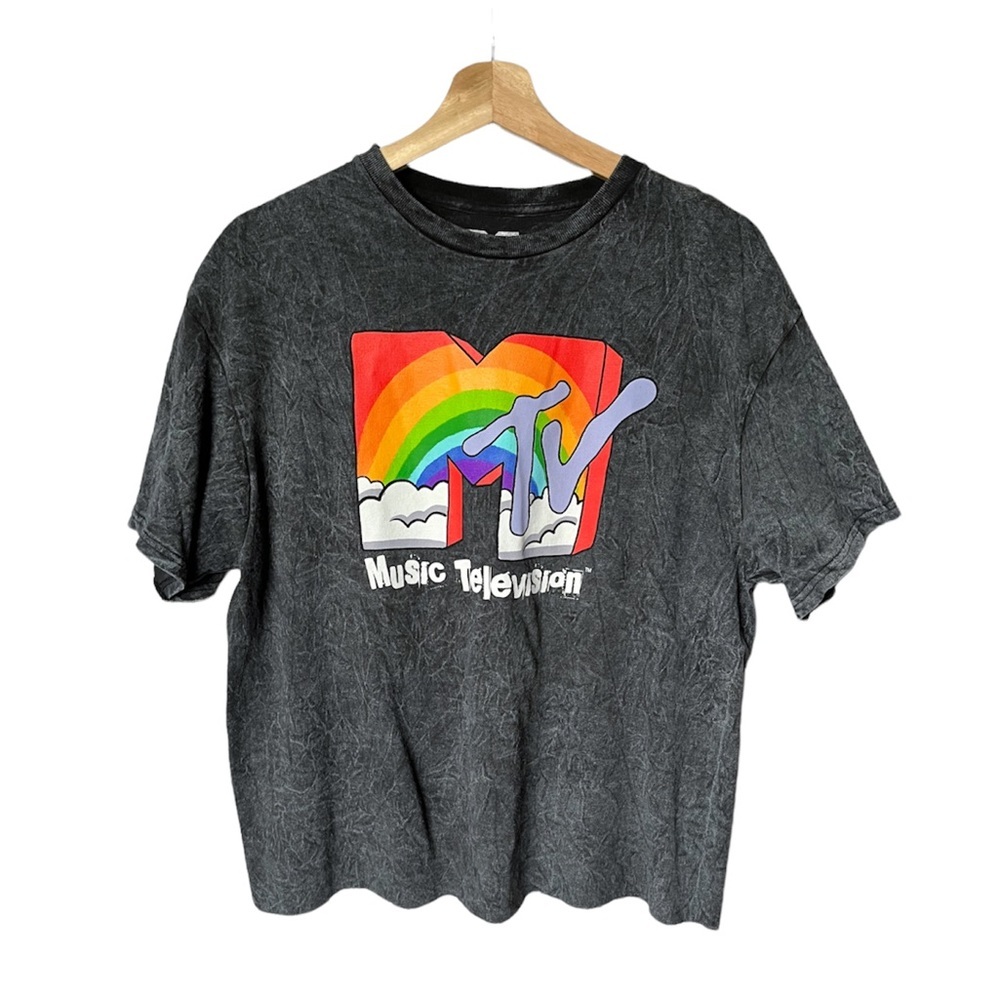 Rainbow MTV NWOT Distressed Graphic Tee‎